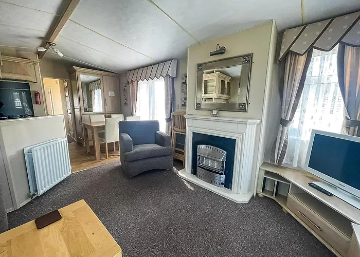 Great 6 Berth Caravan For Hire At Cherry Tree Holiday Park In Norfolk Ref 70801C