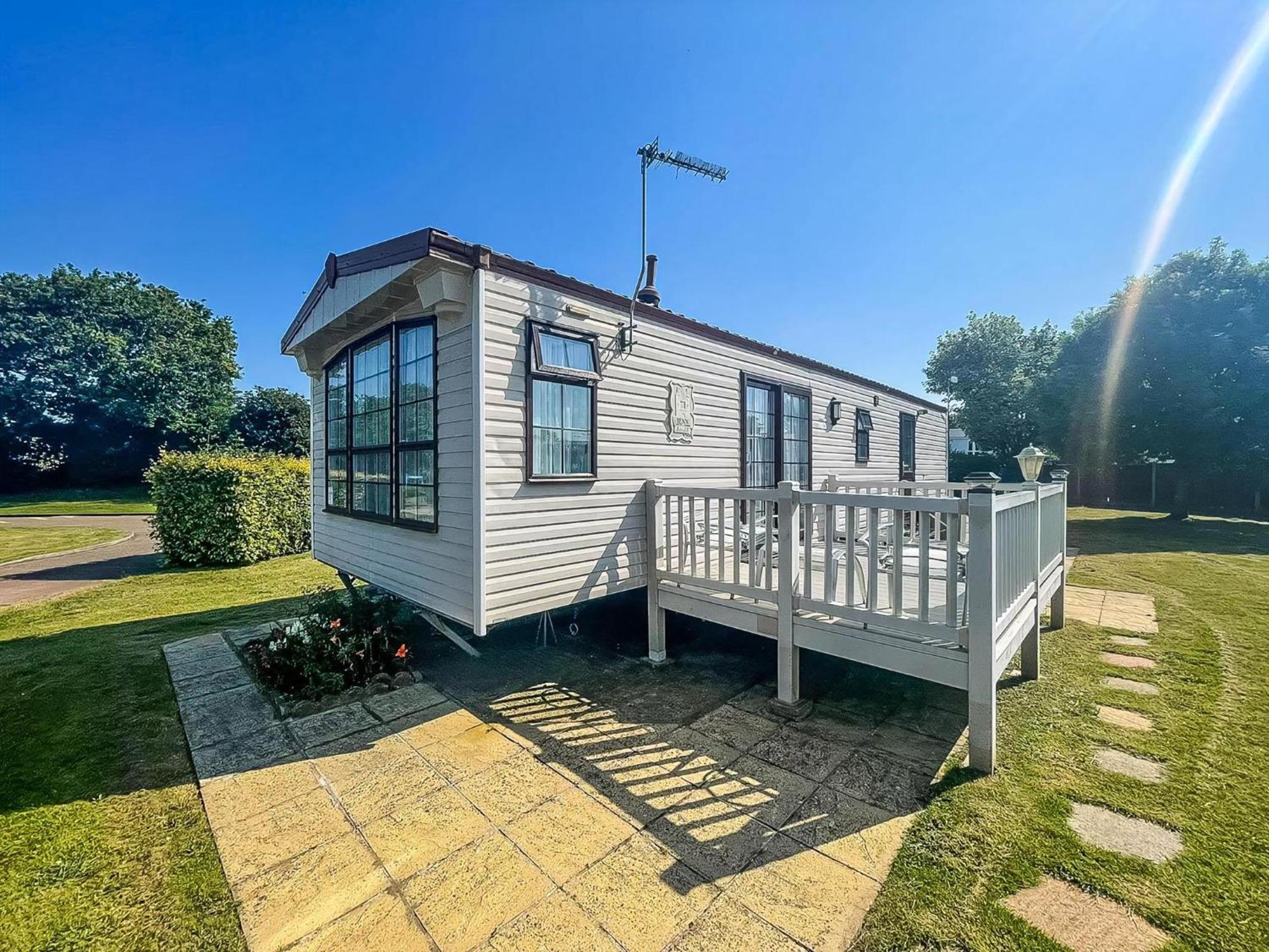 Campsite Great 6 Berth Caravan For Hire At Cherry Tree In Norfolk Ref 70801c